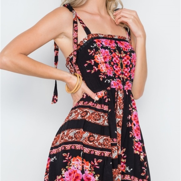 BLACK SMOCKED SHOULDER TIE ROMPER - Picture 4 of 7